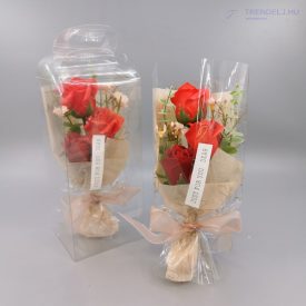 Szappanrózsa csokor átlátszó dobozban - Piros