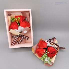 Gyönyörű Piros színű Szappanrózsa csokor díszdobozban