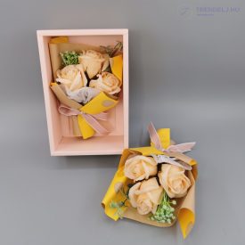   Gyönyörű sárga színű Szappanrózsa csokor díszdobozban