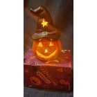 Halloween dekoráció tök kalappal, LED világítással