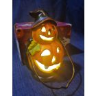 Halloween kerámia dekoráció - boszorkánykalapos töklámpás LED világítással