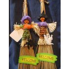 Halloween seprűs ajtódísz 35 cm